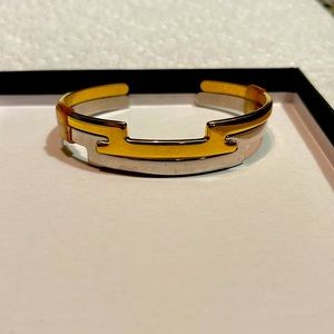 Vintage Avon "Counterparts" Two Tone Silver/Gold Interlocking Cuff Bracelet